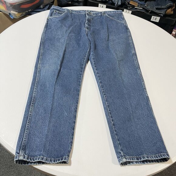 Lot of 2 Wrangler Jeans Mens 42x30 Relaxed Fit Blue Denim - Picture 4 of 9